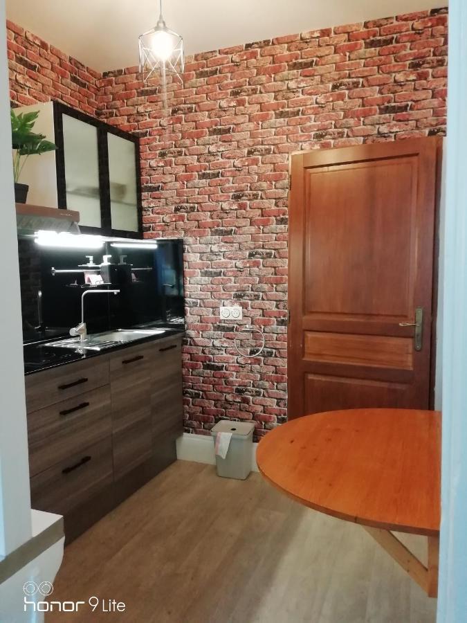Confort et Élégance dans le Bouchon de Champagne Troyes Exterior foto